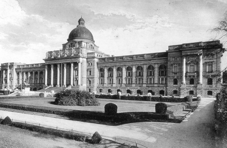 Altes Armeemuseum im Münchner Hofgarten (1901-1905) © Bayerisches Armeemuseum