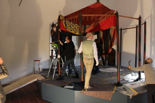 Aufbau Zelt des Großwesirs (Film der Histonauten) © Histonauten in Kooperation mit dem Bayerischen Armeemuseum