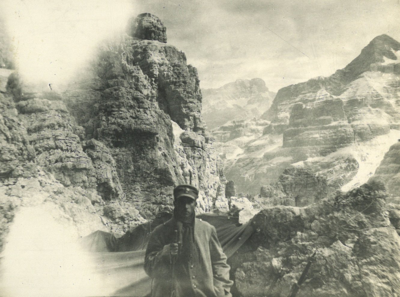 Deutsche Soldaten waren auch in den Felsen der Tofanen in den Dolomiten im Einsatz, August 1915, Inv.-Nr. 0399-1990 © Bayerisches Armeemuseum